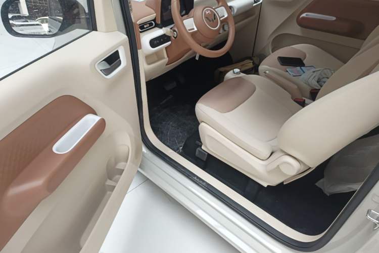 Used Wuling Hongguang MINIEV 2024 3rd Generation 215km Youth Edition Driver Seat