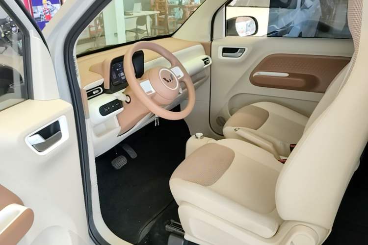 Used Wuling Hongguang MINIEV 2024 3rd Generation 215km Youth Edition Driver Seat