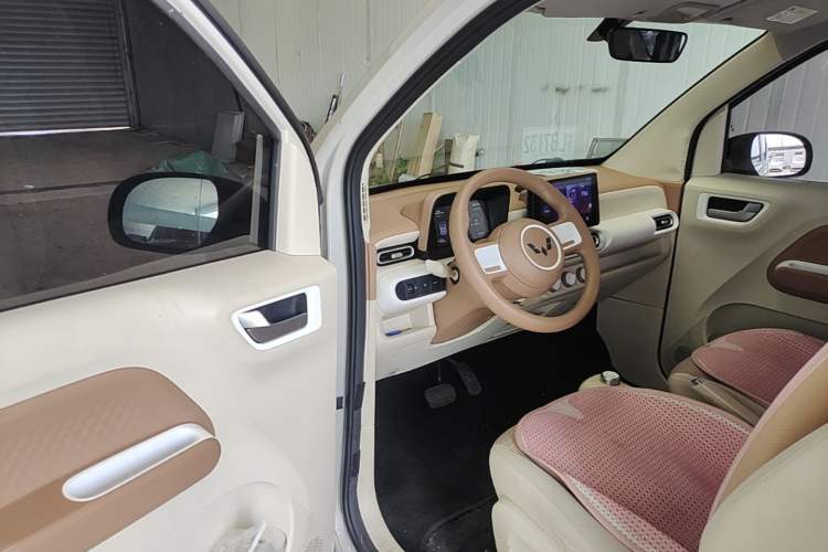 Used Wuling Hongguang MINIEV 2024 3rd Generation 215km Youth Edition Driver Seat