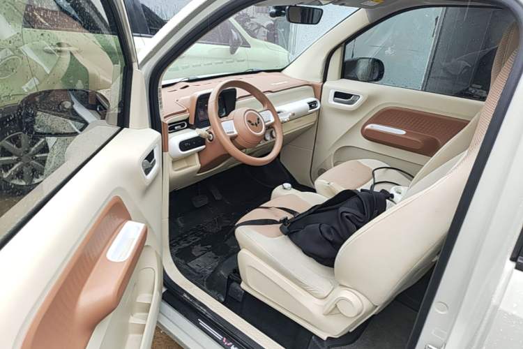 Used Wuling Hongguang MINIEV 2024 3rd Generation 215km Youth Edition Driver Seat