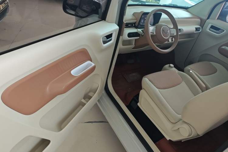 Used Wuling Hongguang MINIEV 2024 3rd Generation 215km Youth Edition Driver Seat
