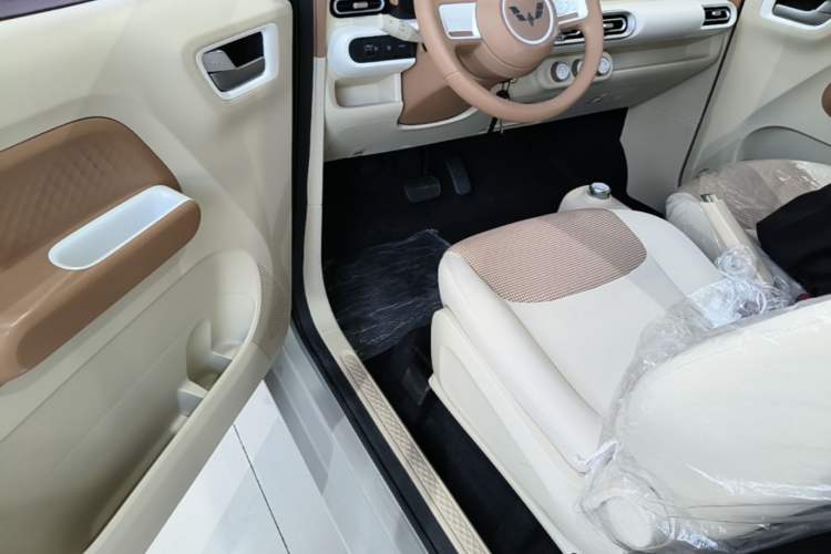 Used Wuling Hongguang MINIEV 2024 3rd Generation 215km Youth Edition Driver Seat