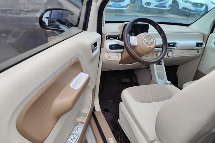 Used Wuling Hongguang MINIEV 2024 3rd Generation 215km Youth Edition Driver Seat