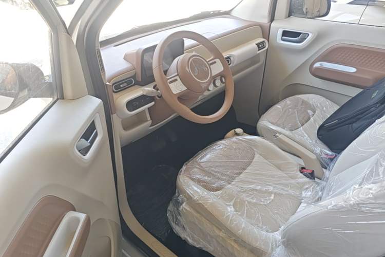 Used Wuling Hongguang MINIEV 2024 3rd Generation 215km Youth Edition Driver Seat