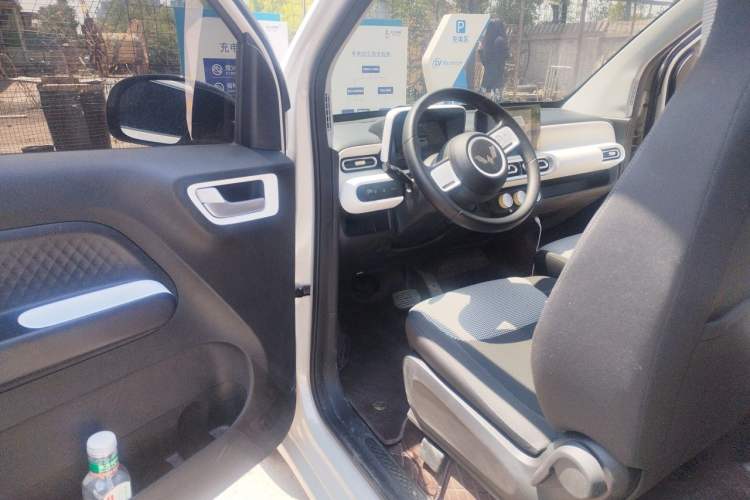 Used Wuling Hongguang MINIEV 2024 3rd Generation 215km Advanced Version Driver Seat