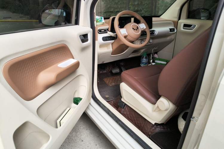 Used Wuling Hongguang MINIEV 2024 3rd Generation 215km Advanced Version Driver Seat