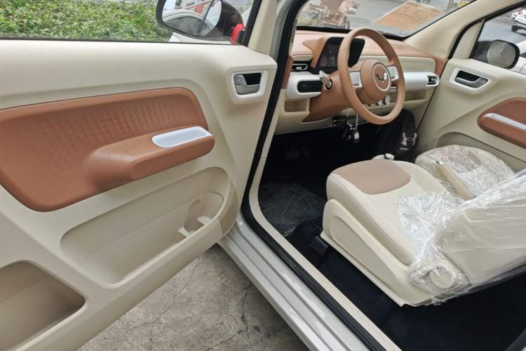 Used Wuling Hongguang MINIEV 2024 3rd Generation 215km Youth Edition Driver Seat