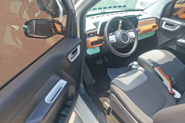 Used Wuling Hongguang MINIEV 2024 3rd Generation 215km Advanced Version Driver Seat