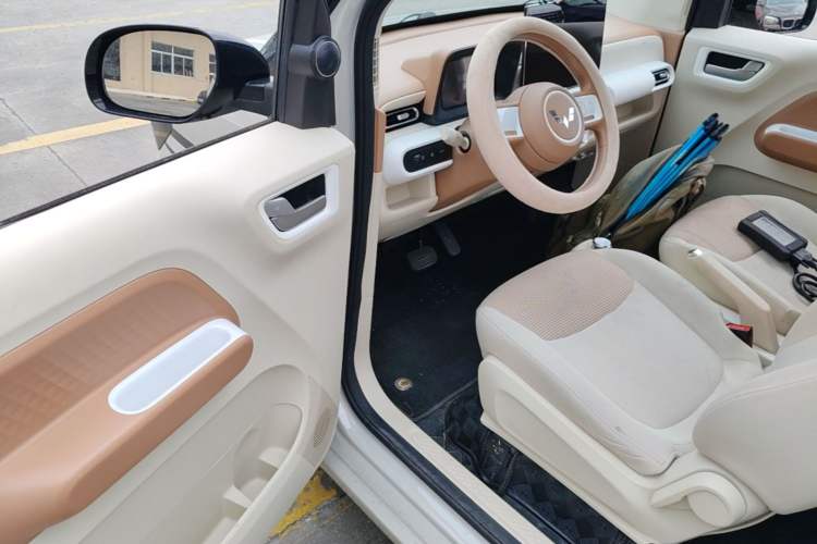Used Wuling Hongguang MINIEV 2024 3rd Generation 215km Youth Edition Driver Seat