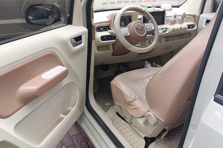 Used Wuling Hongguang MINIEV 2024 3rd Generation 215km Advanced Version Driver Seat