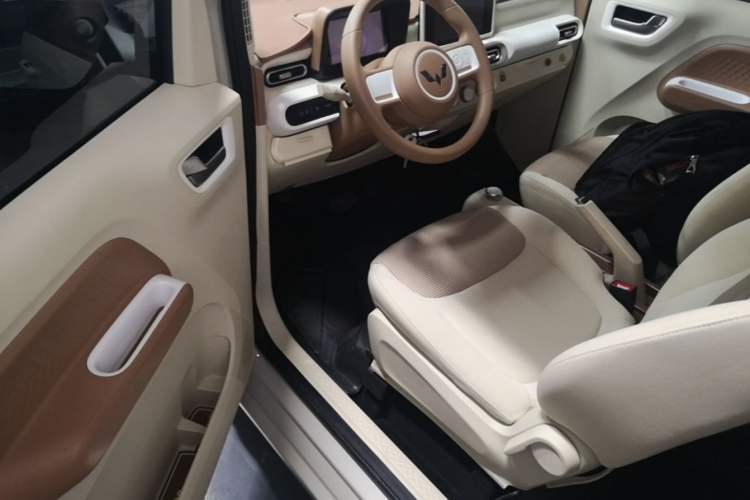 Used Wuling Hongguang MINIEV 2024 3rd Generation 215km Advanced Version Driver Seat
