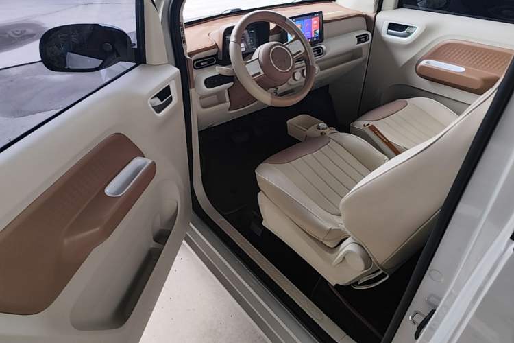 Used Wuling Hongguang MINIEV 2024 3rd Generation 215km Youth Edition Driver Seat