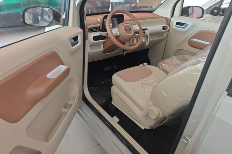Used Wuling Hongguang MINIEV 2024 3rd Generation 215km Youth Edition Driver Seat
