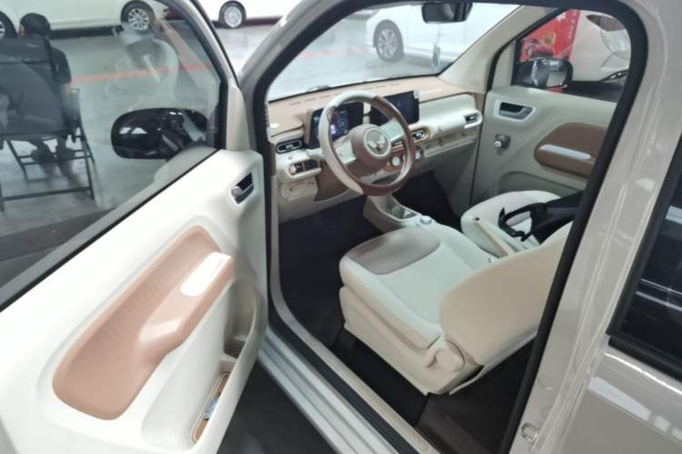 Used Wuling Hongguang MINIEV 2024 3rd Generation 215km Advanced Version Driver Seat