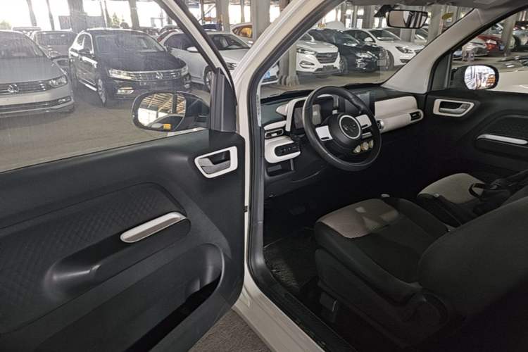 Used Wuling Hongguang MINIEV 2024 3rd Generation 215km Advanced Version Driver Seat