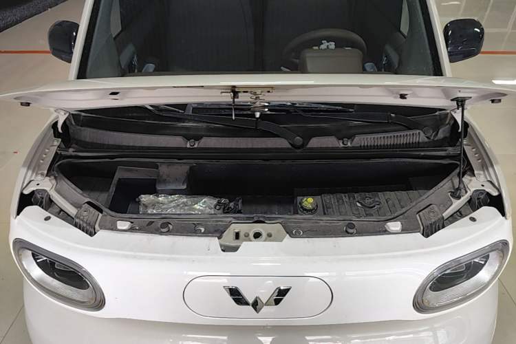 Used Wuling Hongguang MINIEV 2024 3rd Generation 215km Youth Edition Engine Bay