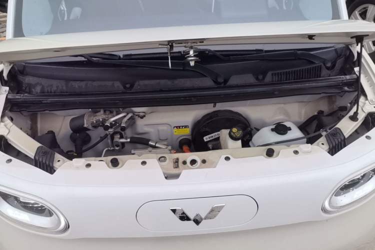 Used Wuling Hongguang MINIEV 2024 Third Generation 120 km Engine Bay
