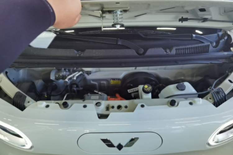 Used Wuling Hongguang MINIEV 2024 3rd Generation 215km Youth Edition Engine Bay