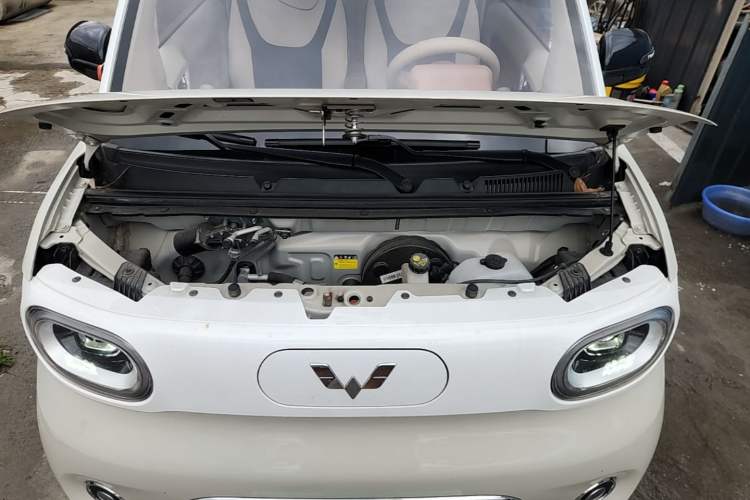 Used Wuling Hongguang MINIEV 2024 3rd Generation 170 km Engine Bay