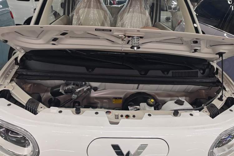 Used Wuling Hongguang MINIEV 2024 3rd Generation 215km Youth Edition Engine Bay