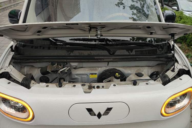Used Wuling Hongguang MINIEV 2024 3rd Generation 215km Youth Edition Engine Bay