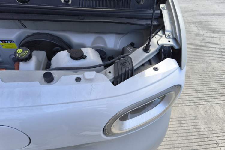 Used Wuling Hongguang MINIEV 2024 3rd Generation 215km Youth Edition Engine Bay Left