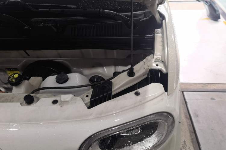 Used Wuling Hongguang MINIEV 2024 3rd Generation 215km Youth Edition Engine Bay Left