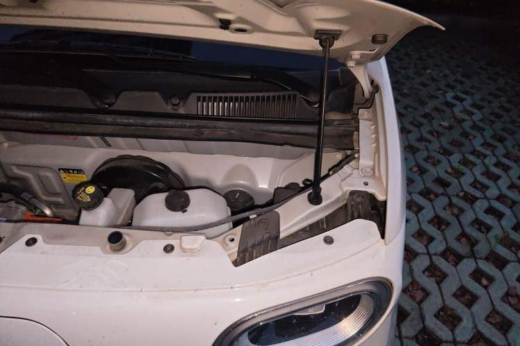 Used Wuling Hongguang MINIEV 2024 3rd Generation 215km Youth Edition Engine Bay Left