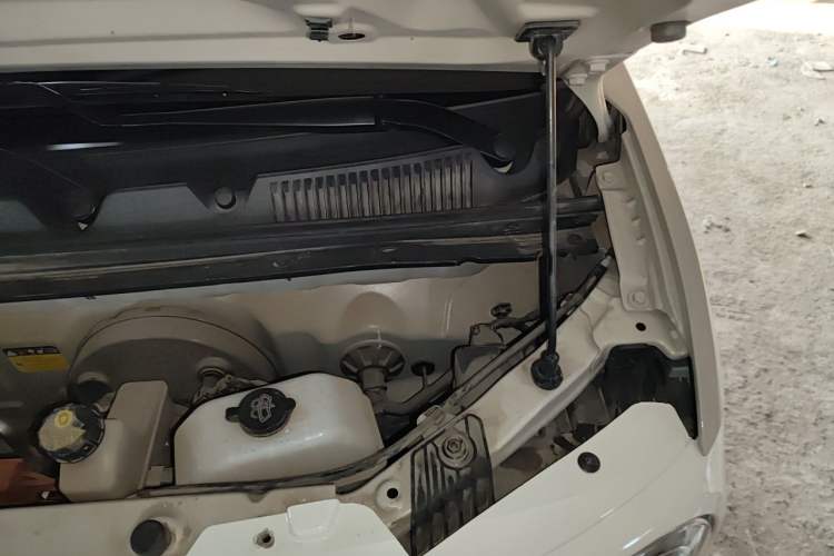 Used Wuling Hongguang MINIEV 2024 3rd Generation 215km Advanced Version Engine Bay Left