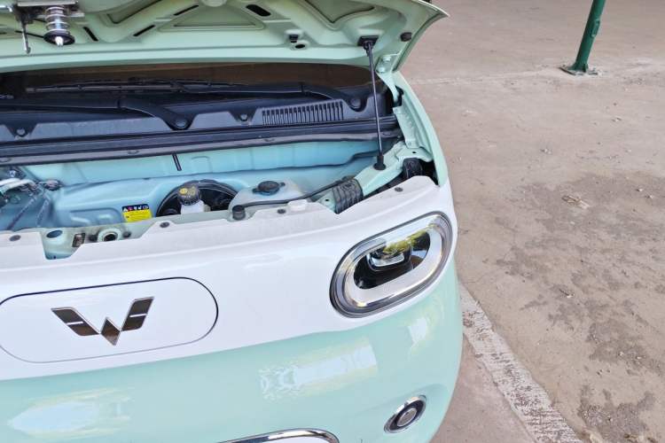 Used Wuling Hongguang MINIEV 2024 3rd Generation 215km Advanced Version Engine Bay Left