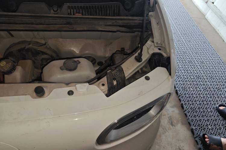 Used Wuling Hongguang MINIEV 2024 3rd Generation 170 km Engine Bay Left