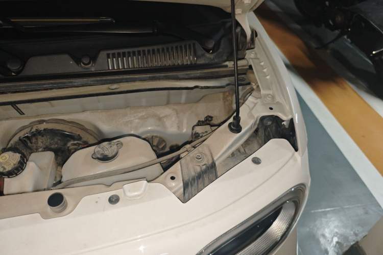 Used Wuling Hongguang MINIEV 2024 3rd Generation 215km Youth Edition Engine Bay Left