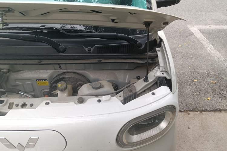 Used Wuling Hongguang MINIEV 2024 3rd Generation 215km Youth Edition Engine Bay Left