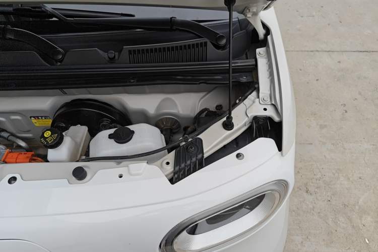 Used Wuling Hongguang MINIEV 2024 3rd Generation 215km Youth Edition Engine Bay Left