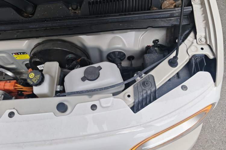Used Wuling Hongguang MINIEV 2024 3rd Generation 215km Youth Edition Engine Bay Left