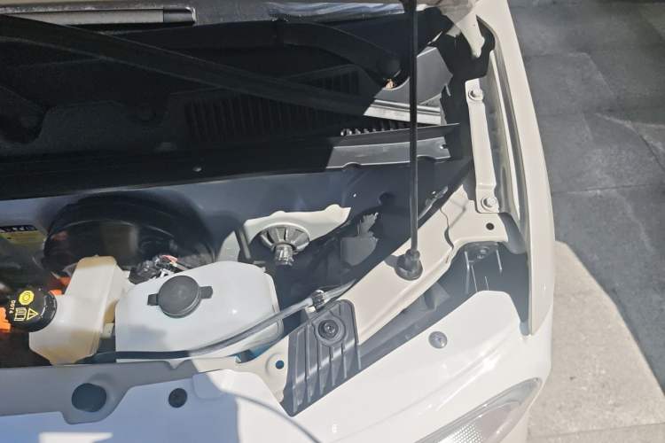 Used Wuling Hongguang MINIEV 2024 3rd Generation 215km Youth Edition Engine Bay Left