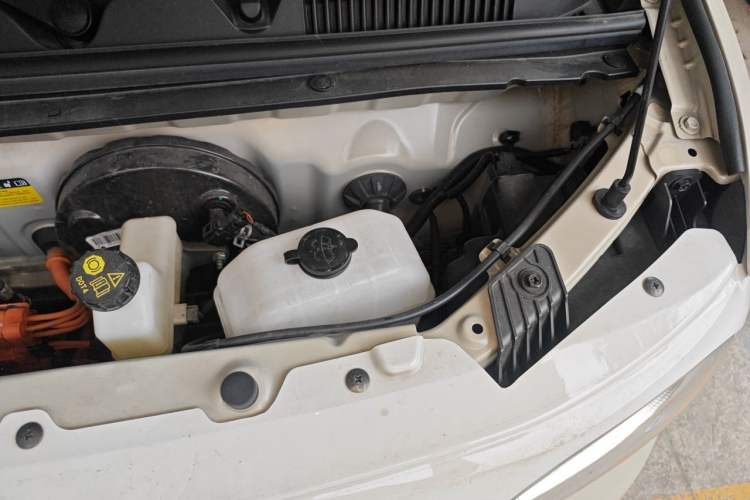 Used Wuling Hongguang MINIEV 2024 3rd Generation 215km Advanced Version Engine Bay Left