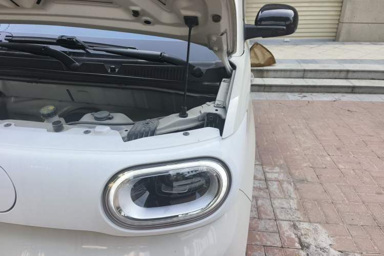 Used Wuling Hongguang MINIEV 2024 3rd Generation 215km Youth Edition Engine Bay Left