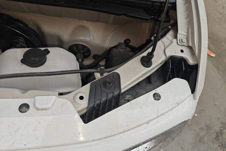 Used Wuling Hongguang MINIEV 2024 3rd Generation 215km Youth Edition Engine Bay Left