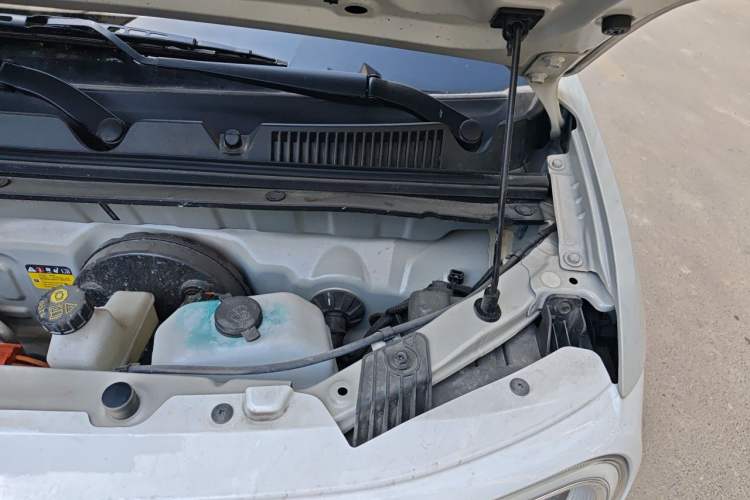 Used Wuling Hongguang MINIEV 2024 3rd Generation 215km Advanced Version Engine Bay Left