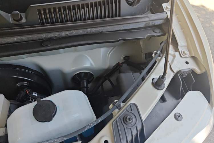 Used Wuling Hongguang MINIEV 2024 3rd Generation 215km Youth Edition Engine Bay Left