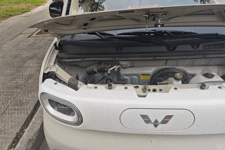 Used Wuling Hongguang MINIEV 2024 3rd Generation 215km Youth Edition Engine Bay Right