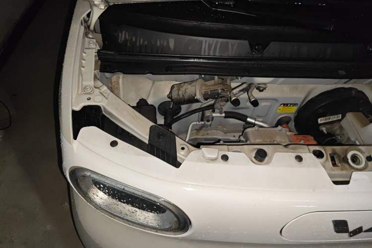 Used Wuling Hongguang MINIEV 2024 3rd Generation 215km Youth Edition Engine Bay Right