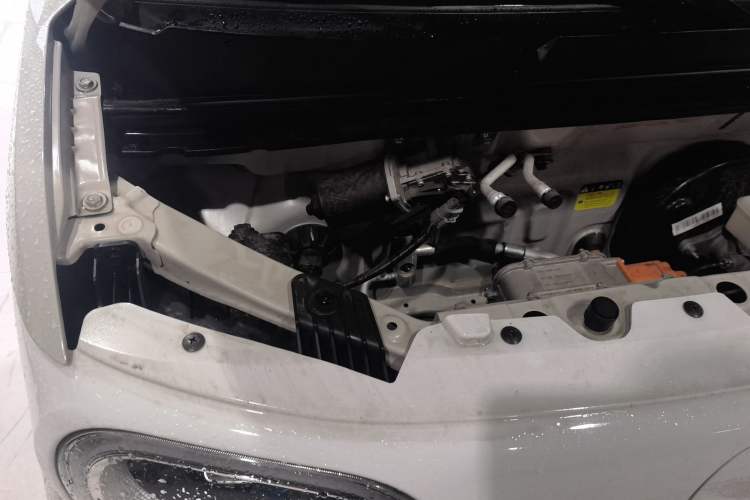 Used Wuling Hongguang MINIEV 2024 3rd Generation 215km Youth Edition Engine Bay Right
