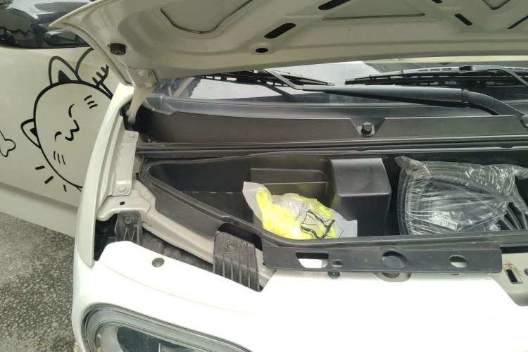 Used Wuling Hongguang MINIEV 2024 3rd Generation 215km Youth Edition Engine Bay Right