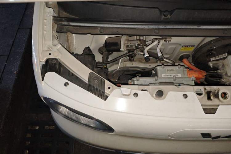 Used Wuling Hongguang MINIEV 2024 3rd Generation 215km Advanced Version Engine Bay Right