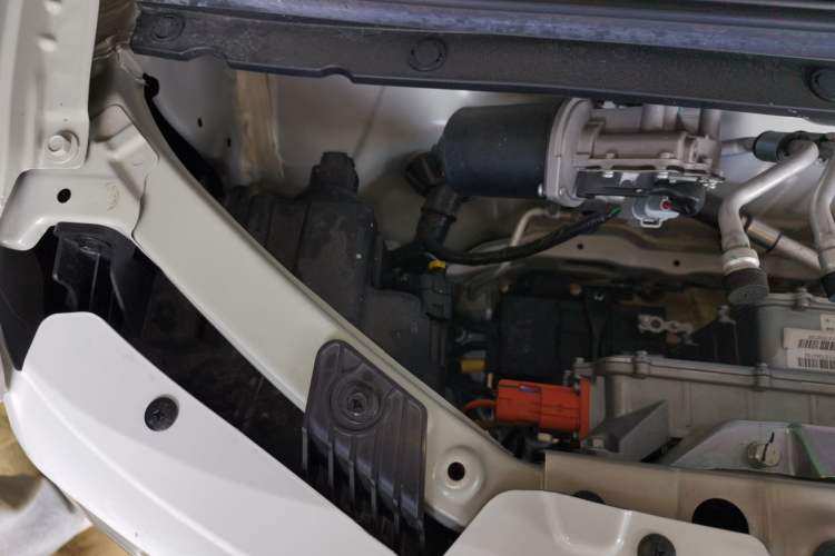 Used Wuling Hongguang MINIEV 2024 3rd Generation 215km Youth Edition Engine Bay Right