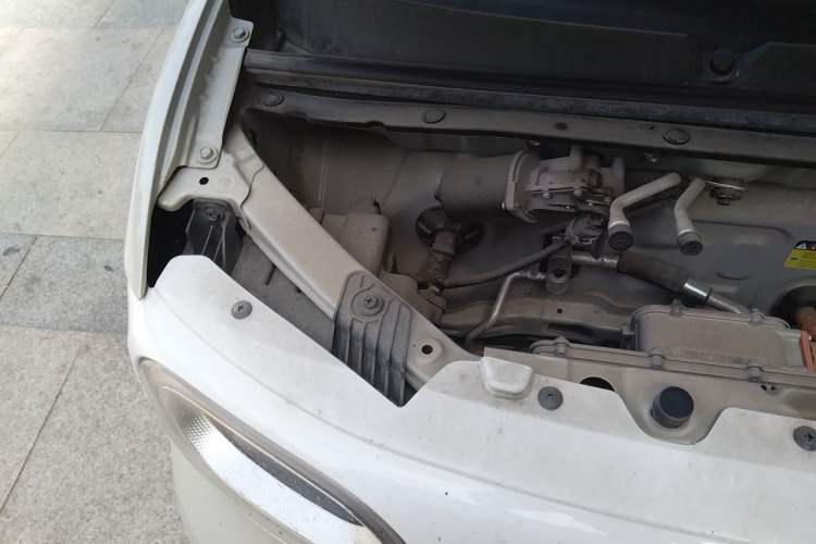 Used Wuling Hongguang MINIEV 2024 3rd Generation 215km Advanced Version Engine Bay Right
