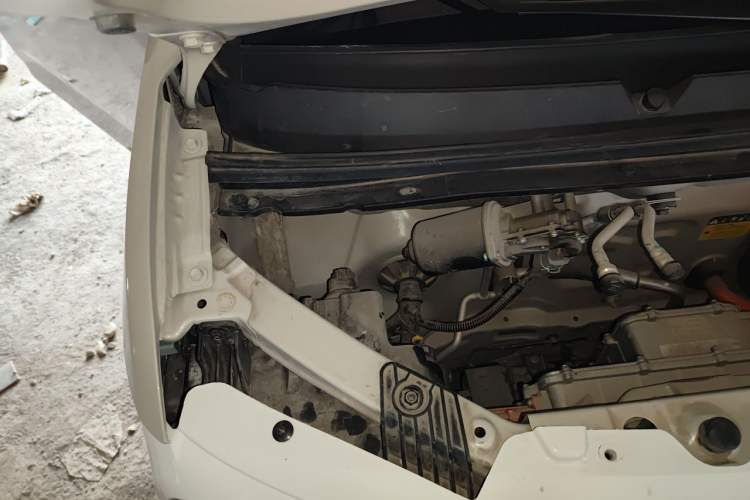 Used Wuling Hongguang MINIEV 2024 3rd Generation 215km Advanced Version Engine Bay Right