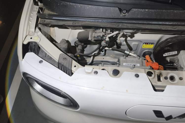 Used Wuling Hongguang MINIEV 2024 3rd Generation 215km Advanced Version Engine Bay Right